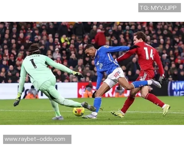 国王杯精彩对决那不勒斯大胜利物浦乌龙球引发全场热议与转会传闻