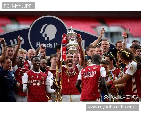 巴黎圣日耳曼友谊赛大胜阿森纳五球零封引发全场热议数据分析尽显实力