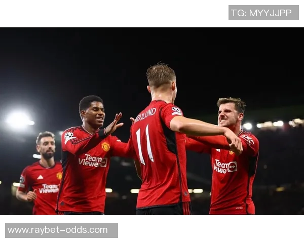 欧冠激战曼联与波尔图平局争议判罚引发全场热议