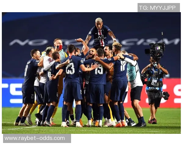 世界杯激战皇马与巴黎圣日耳曼平局点球大战瞬间点燃全场激情 世界杯激战皇马与巴黎圣日耳曼平局点球大战瞬间点燃全场激情