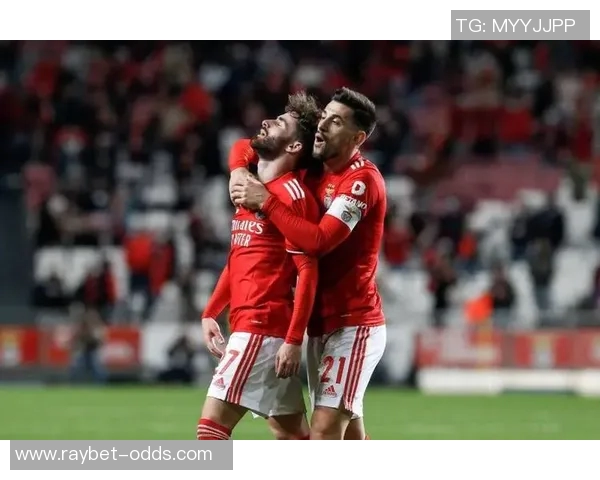 英超激战巴萨逆转本菲卡红牌事件引发全场热议与数据分析