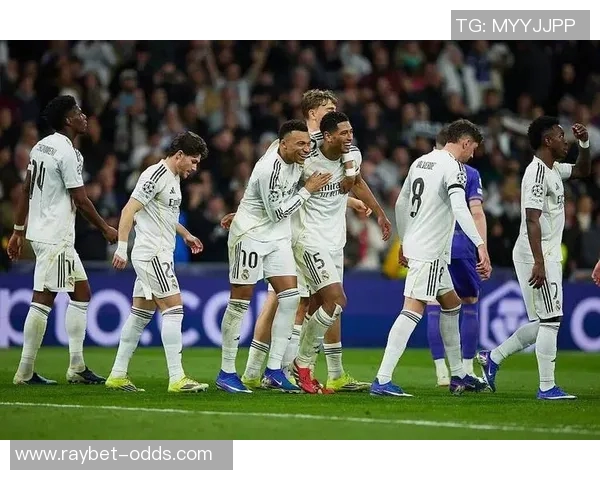 足总杯决赛：皇马狂胜巴萨五球大捷引发全场震动