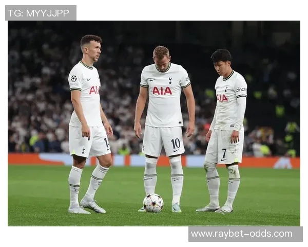 世界杯精彩对决：里昂与热刺战成平局乌龙球引发全场热议