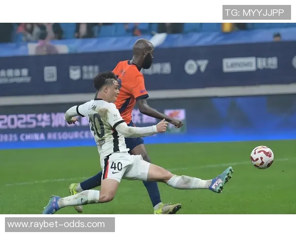 中超赛场惊现冷门莱比锡逆转曼联引发争议判罚全场沸腾